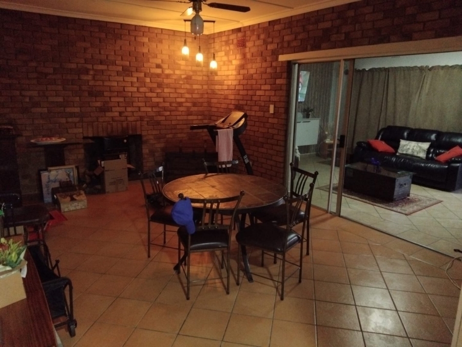 4 Bedroom Property for Sale in Lourenspark North West